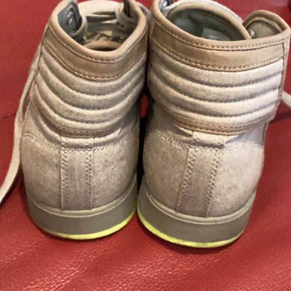 Jordan hi-tops - Picture 3 of 6